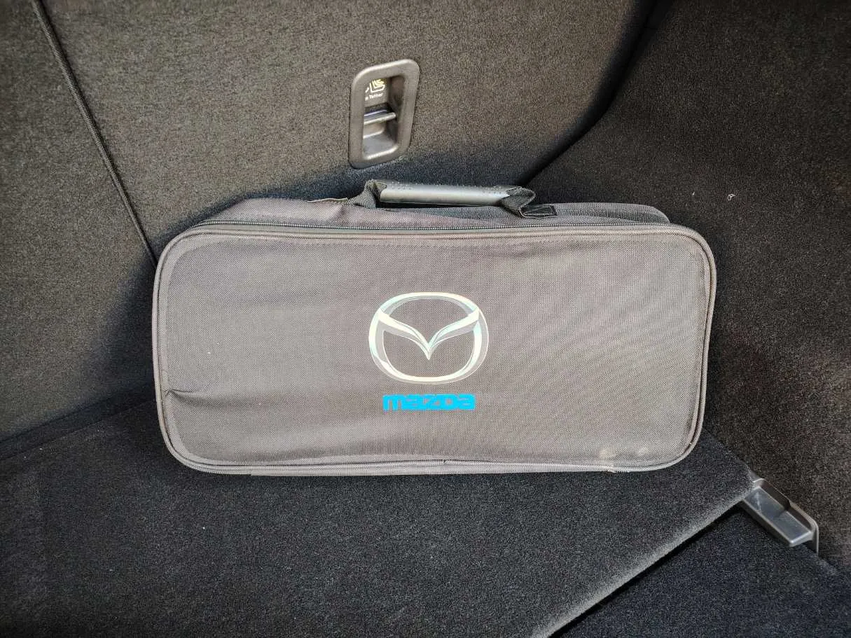 Car image 29
