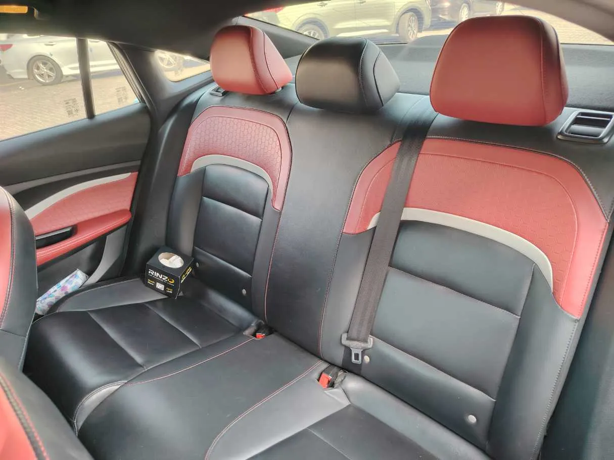 Car image 16