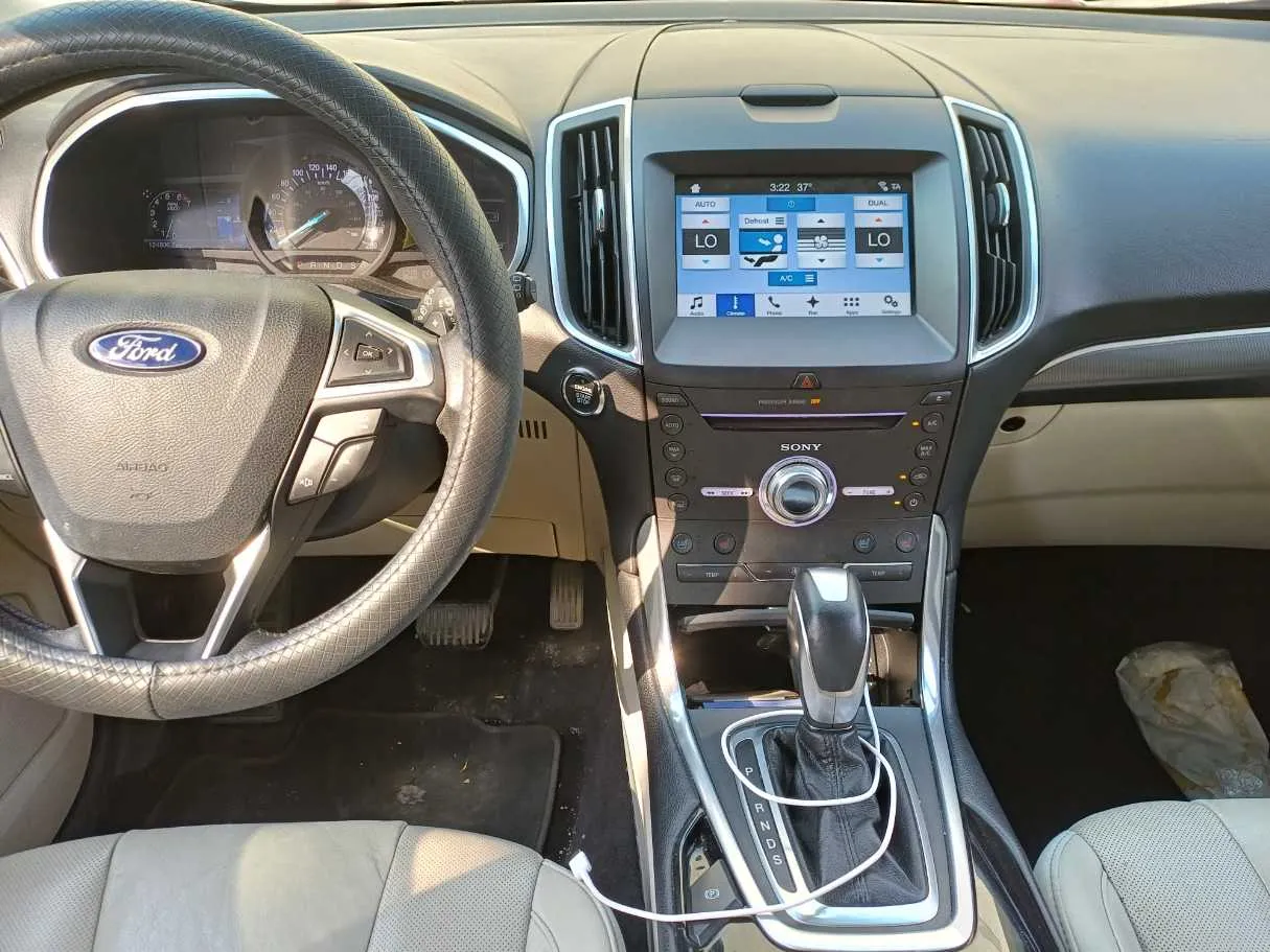 Car image 16