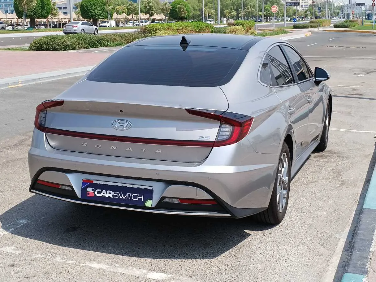 Car image 5