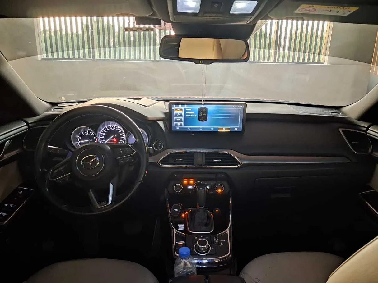 Car image 16