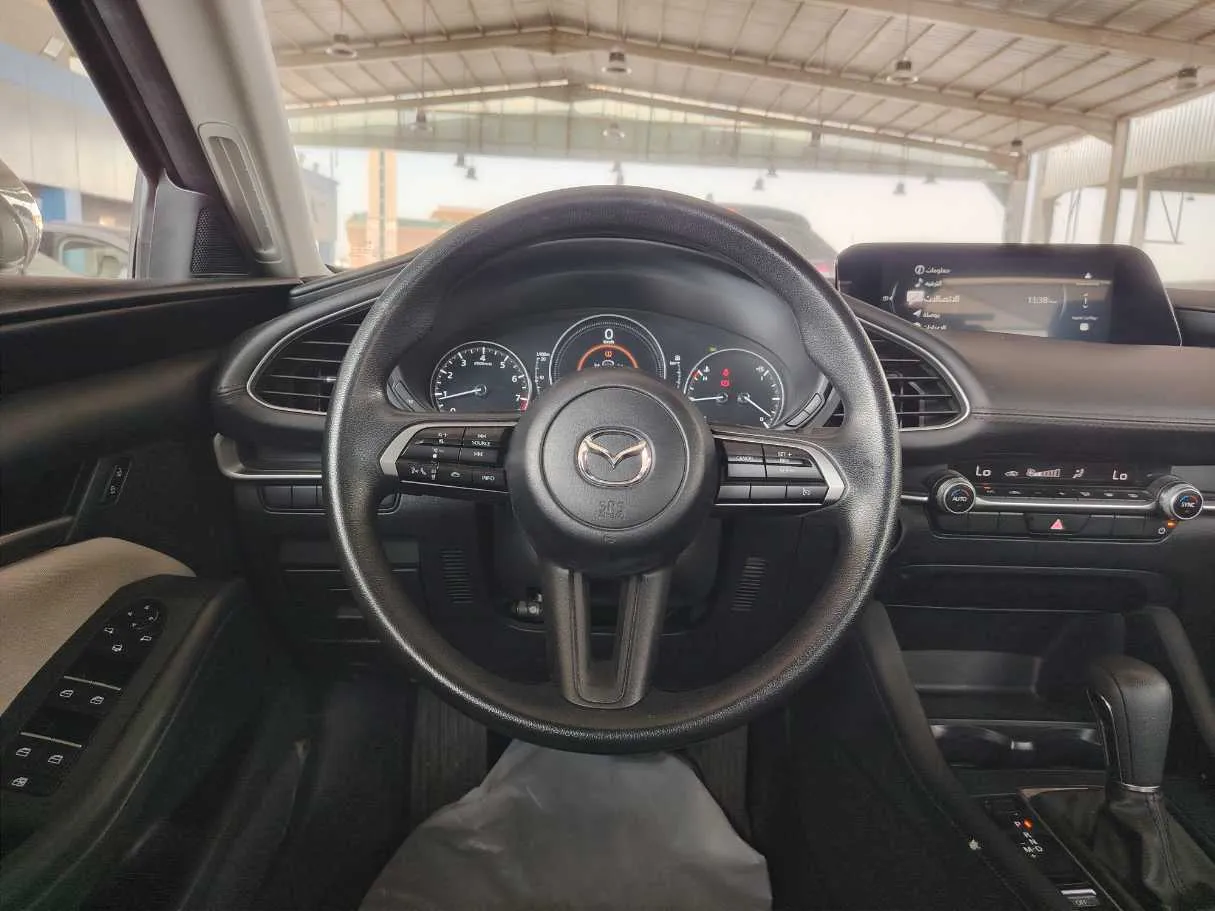 Car image 24