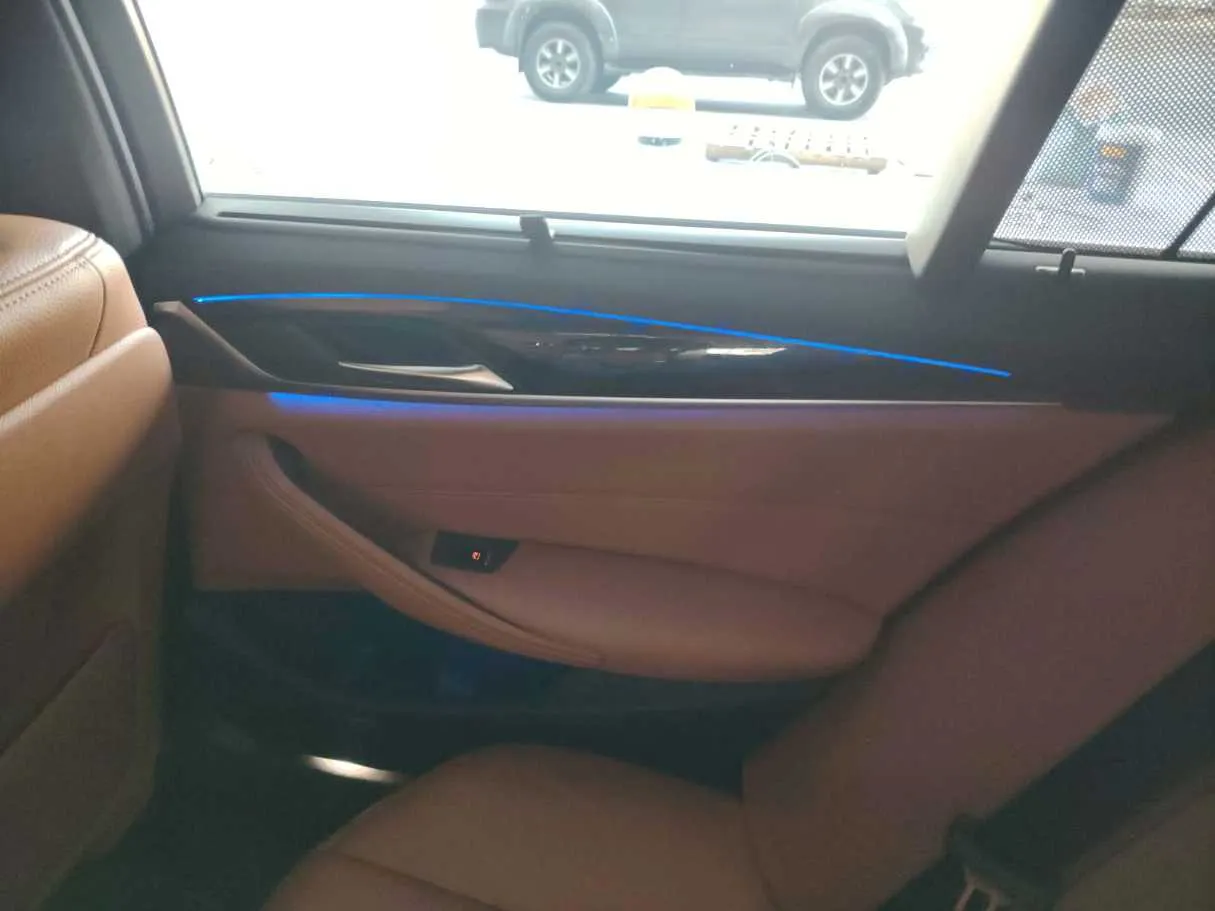 Car image 36