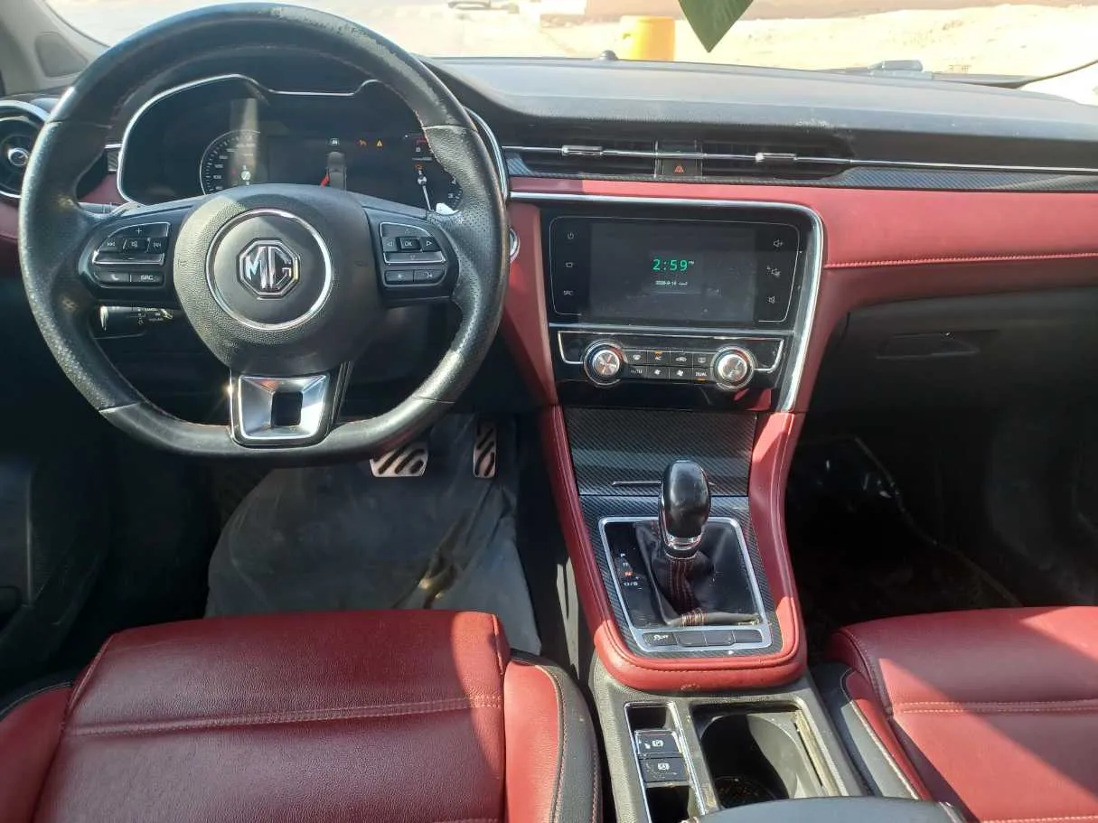 Car image 15