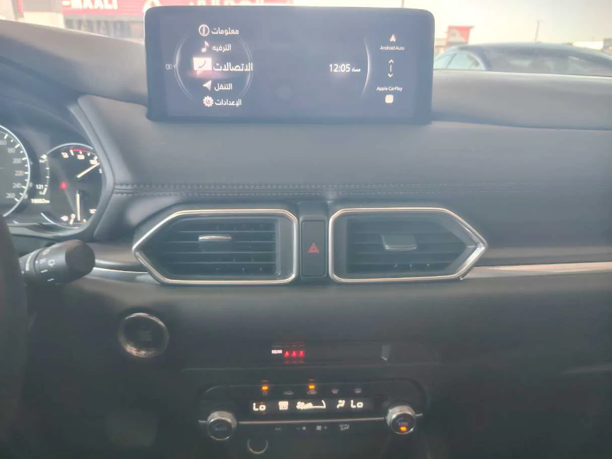 Car image 25