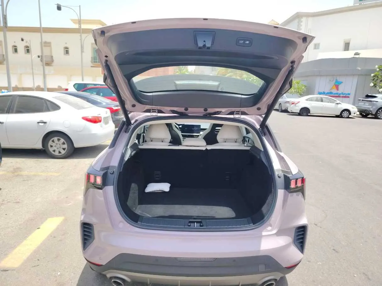 Car image 28