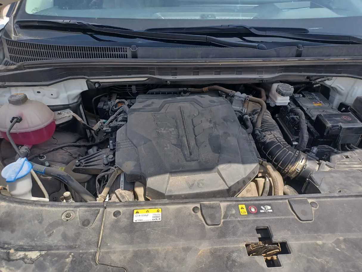 Car image 24