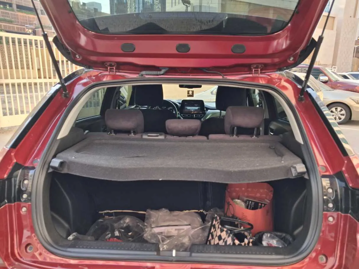 Car image 19