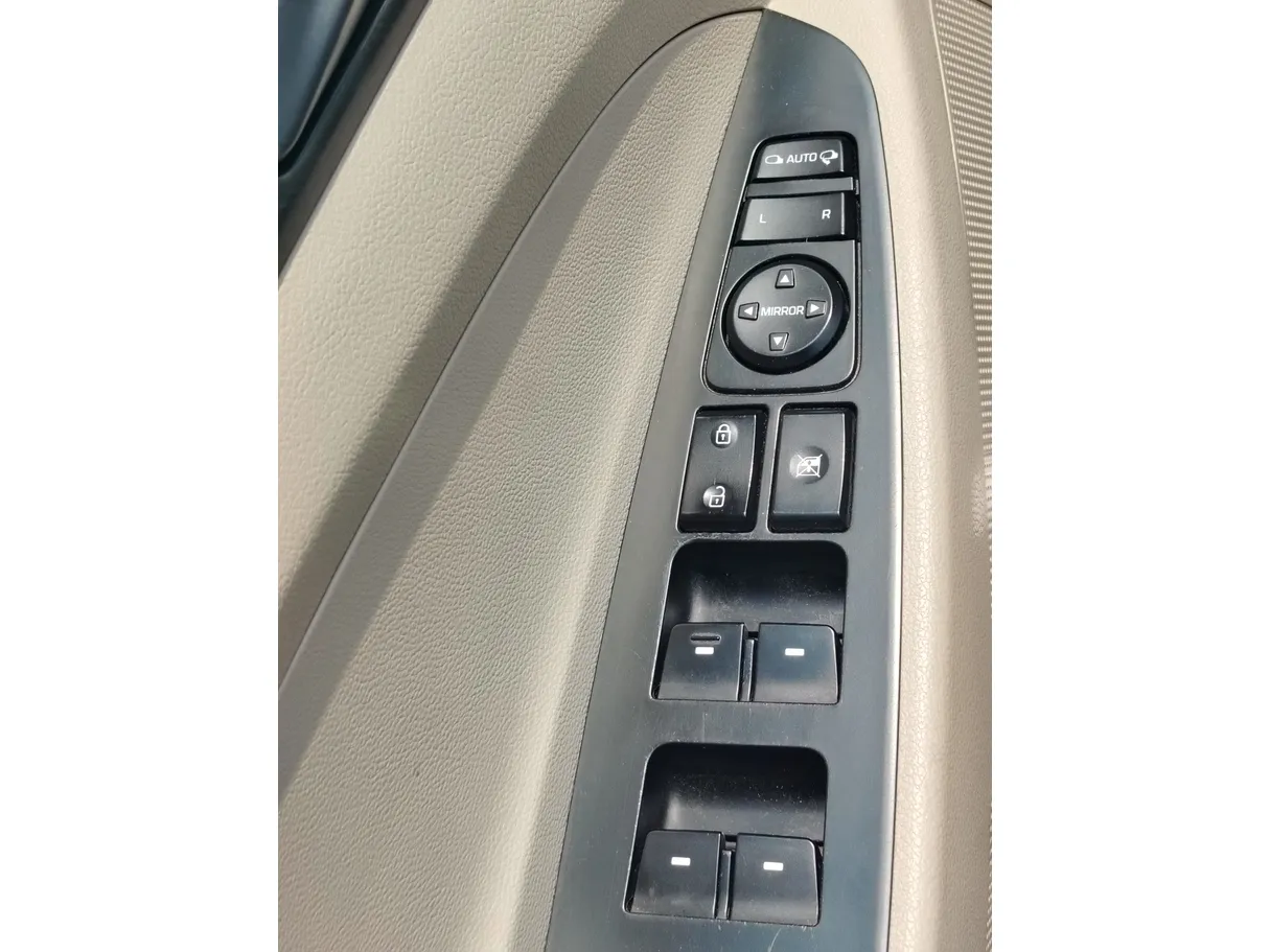 Car image 29
