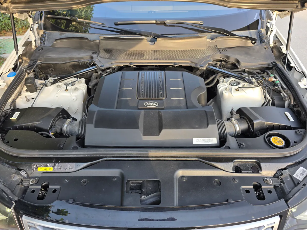 Car image 12