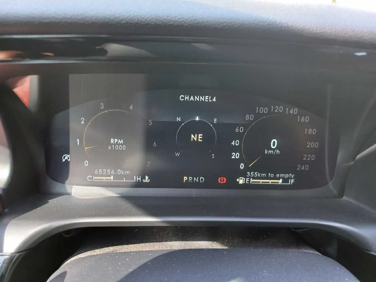 Car image 18