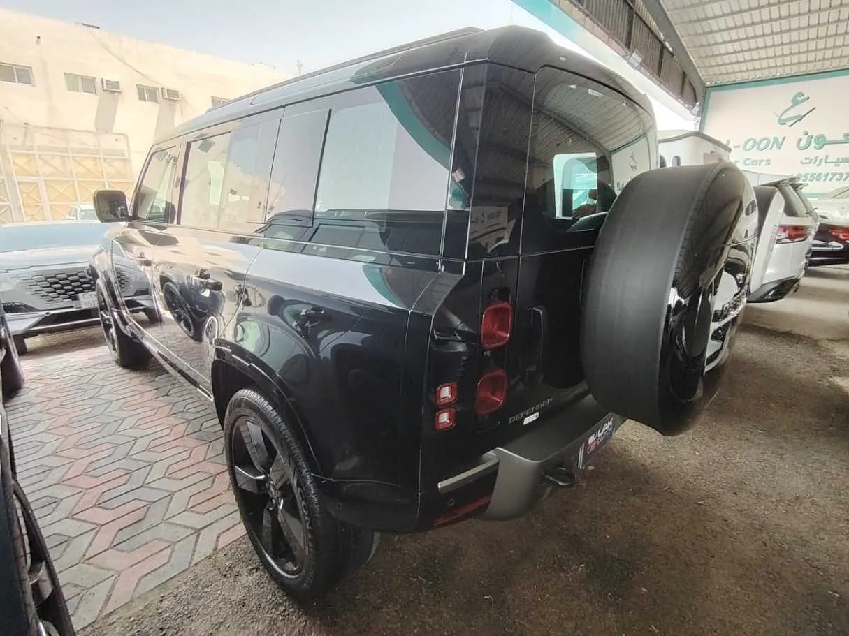 Car image 8