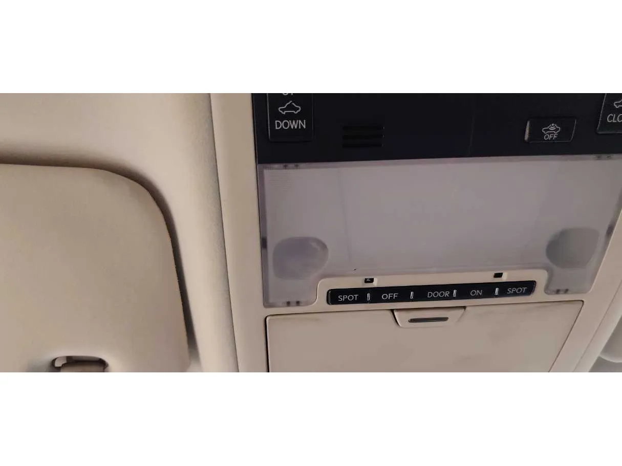 Car image 27