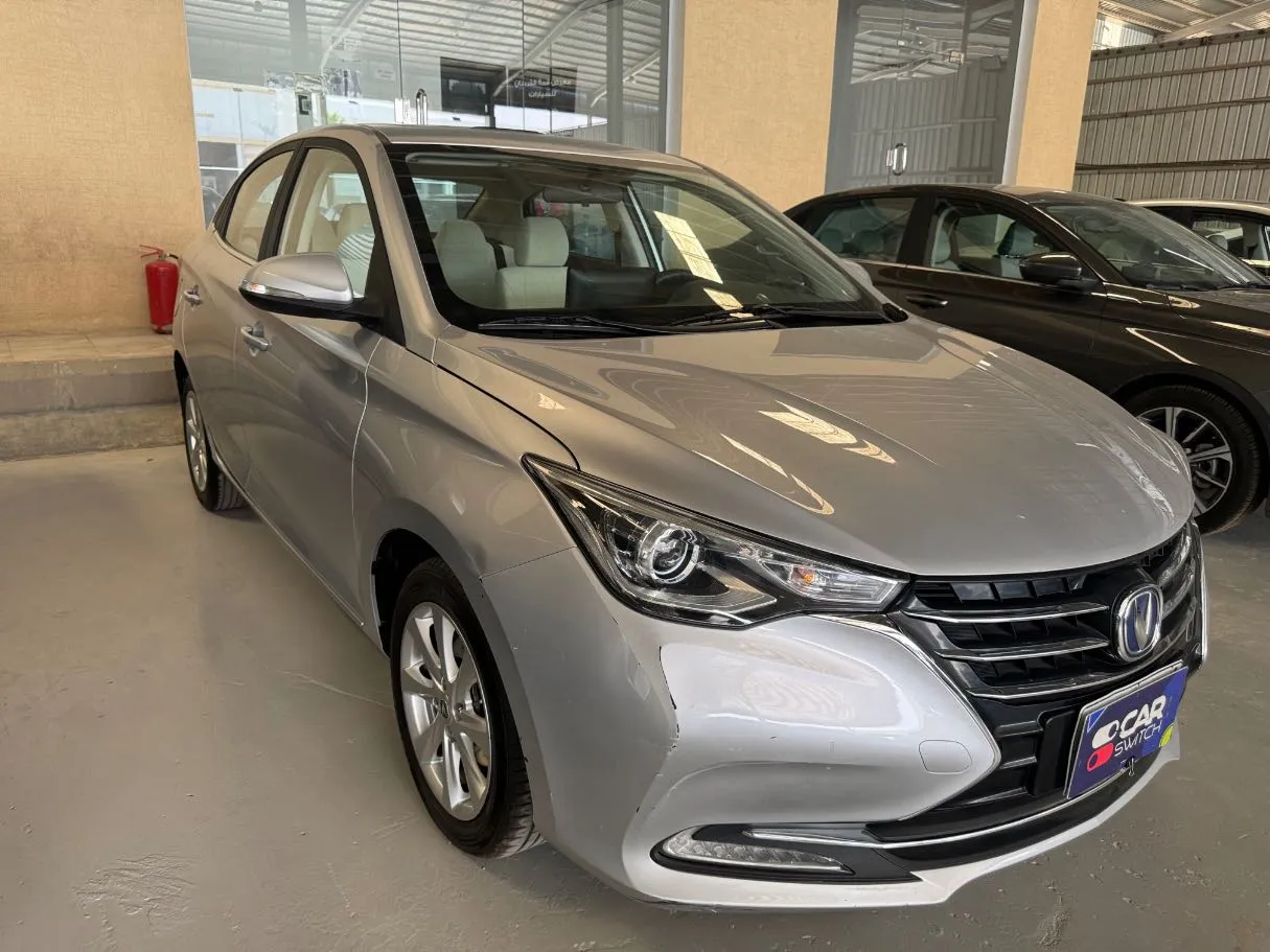 Car image 3