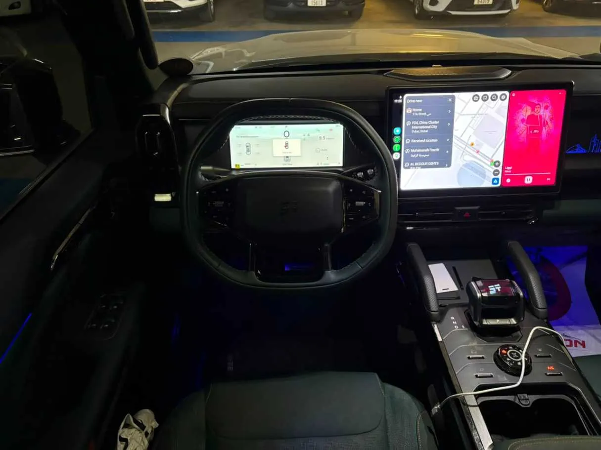 Car image 15