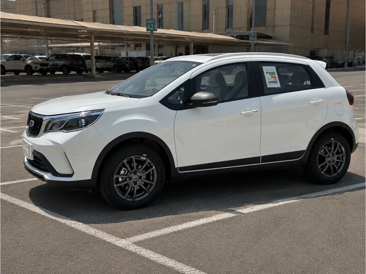 Car image 5