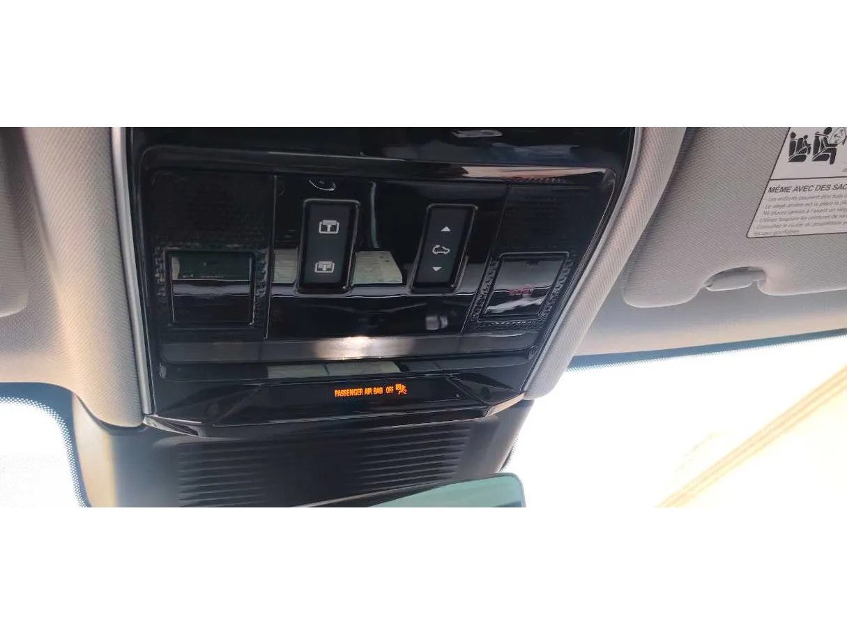 Car image 26