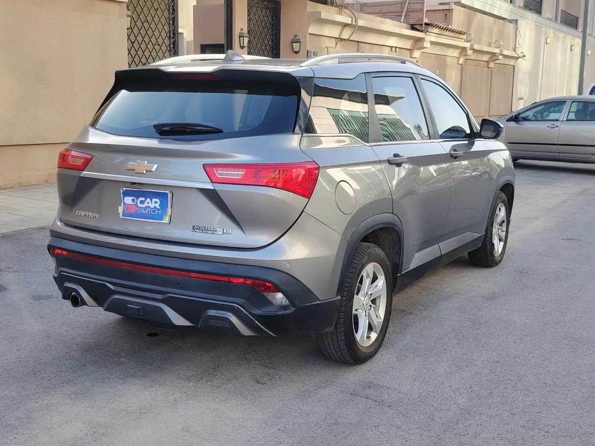 Car image 5