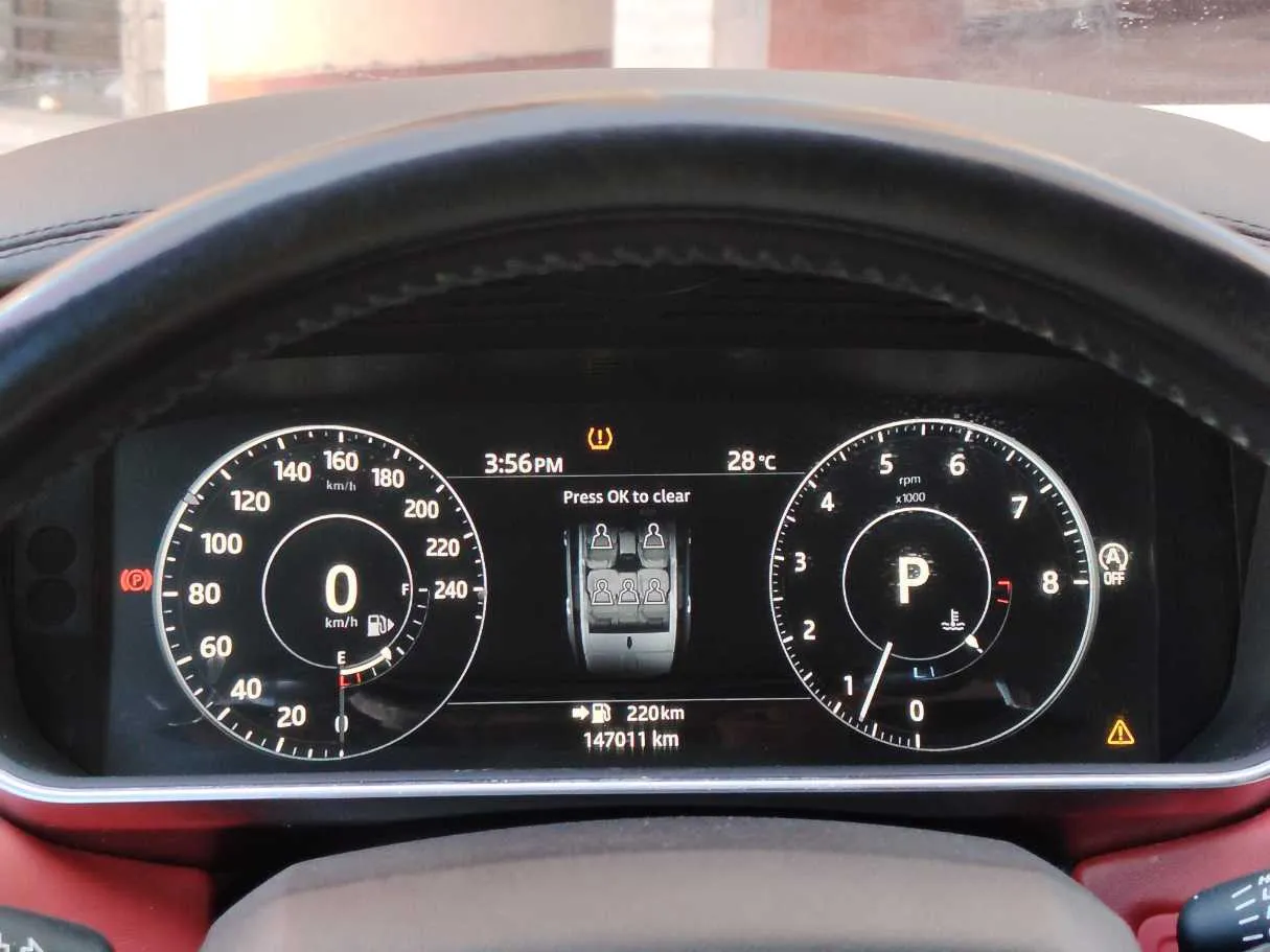 Car image 25