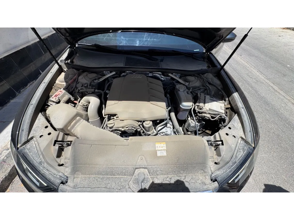 Car image 26