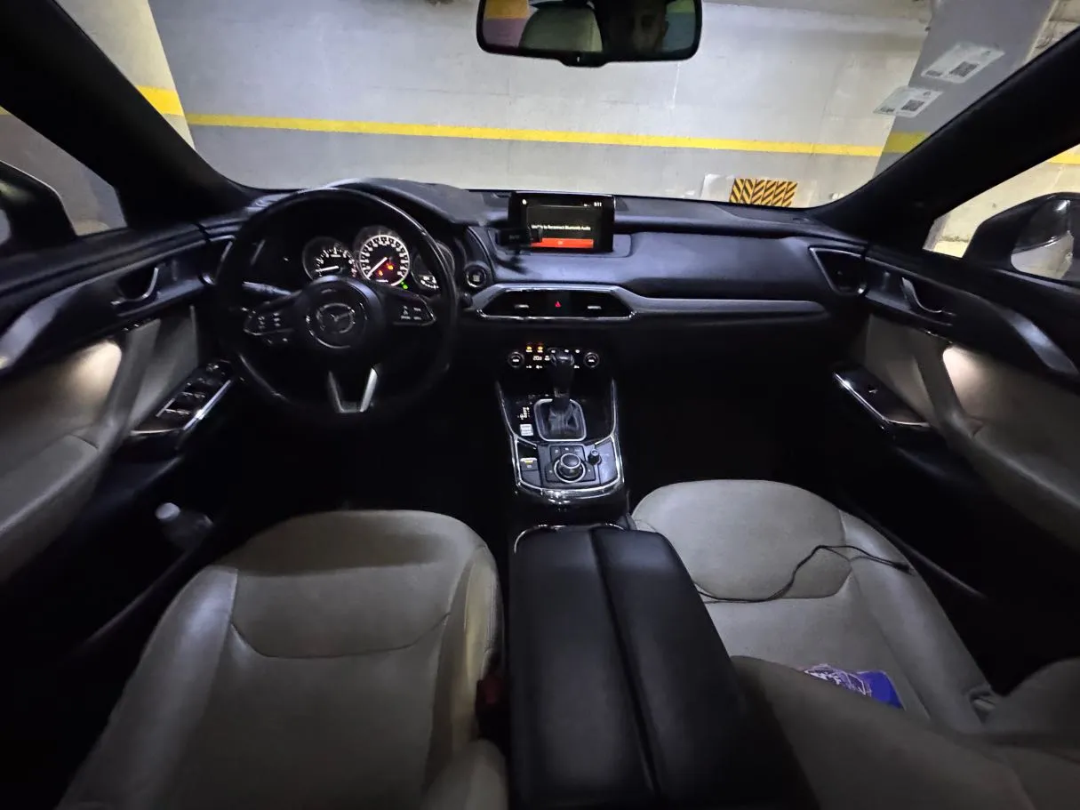 Car image 15
