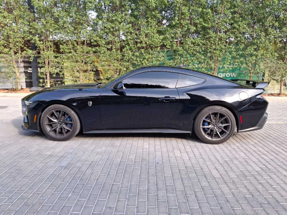 Car image 8