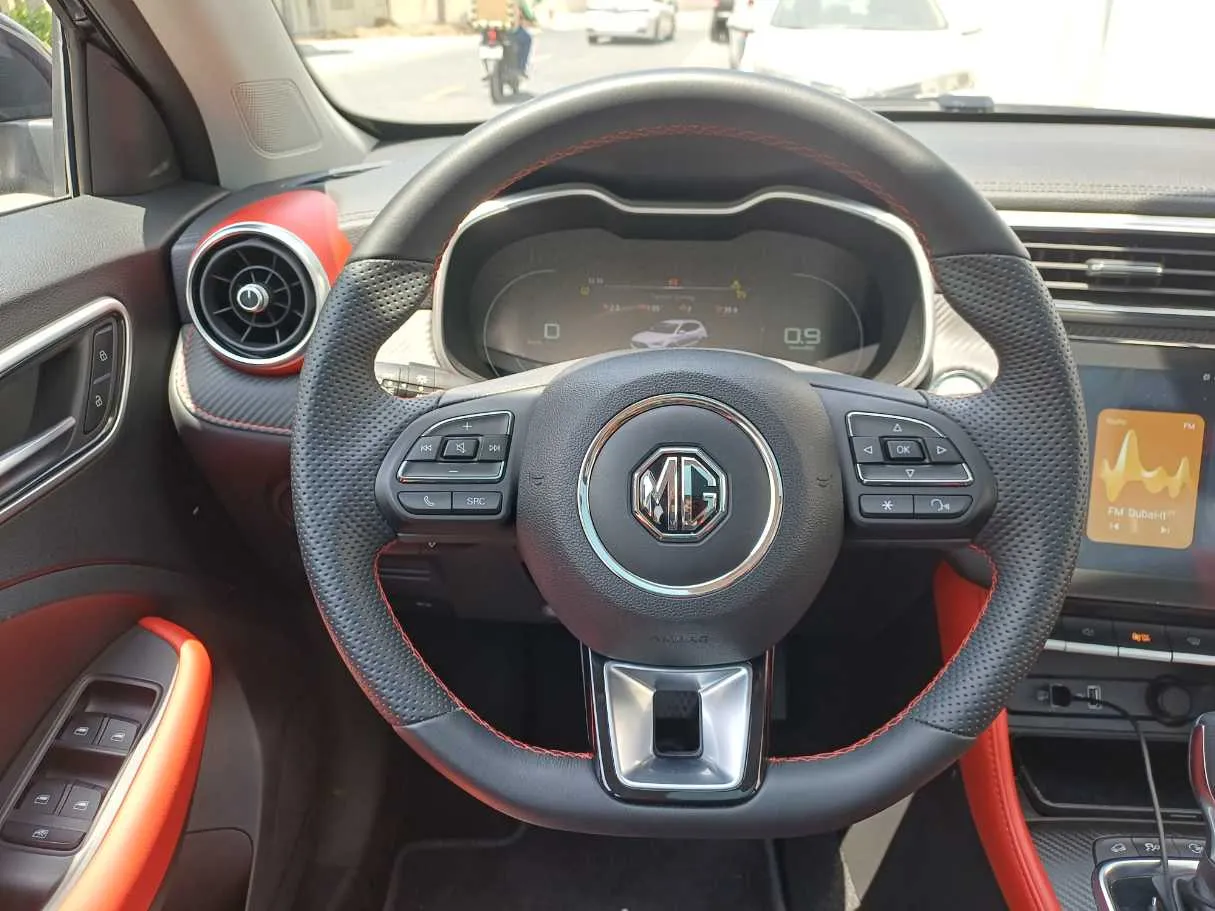 Car image 14