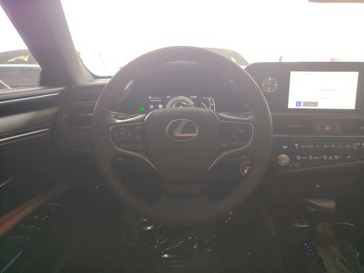Car image 23
