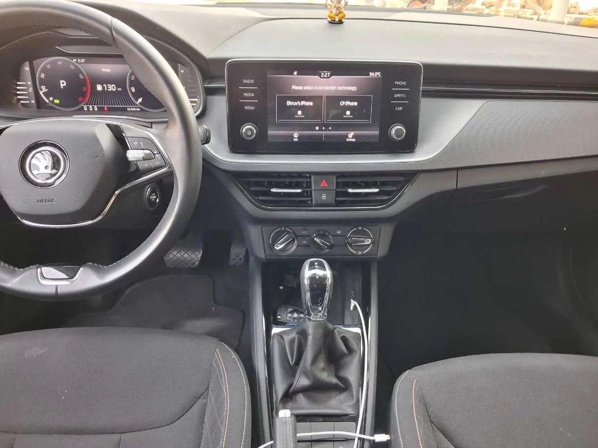 Car image 18