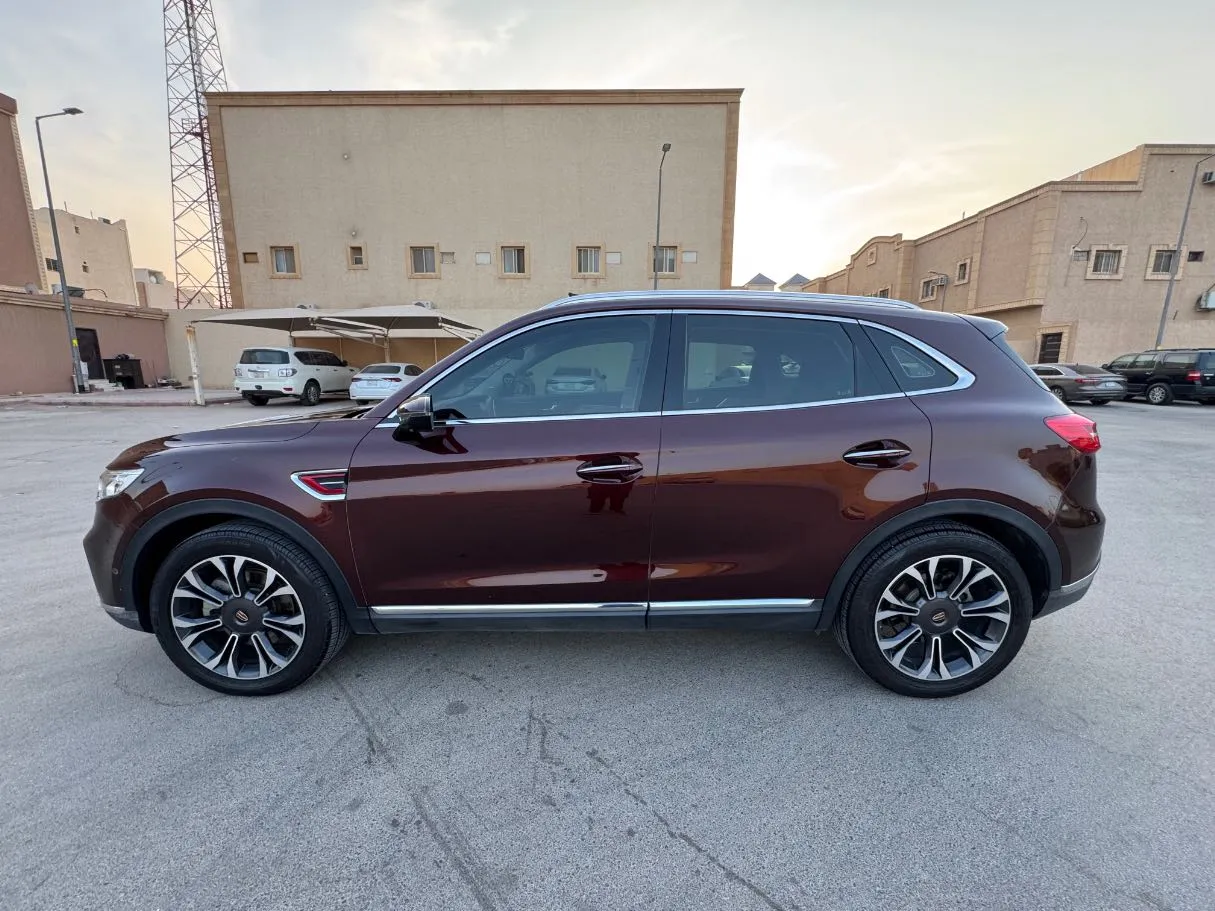 Car image 8