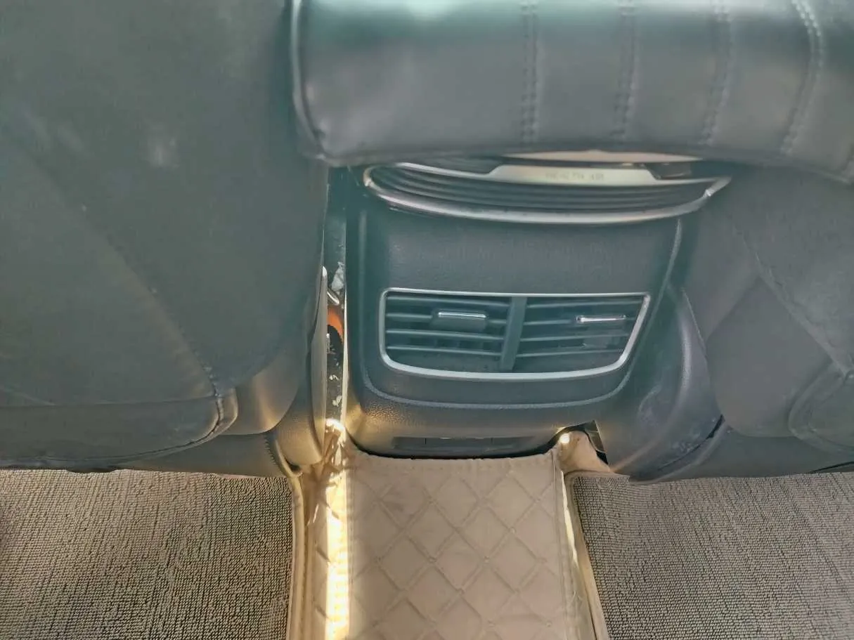 Car image 36