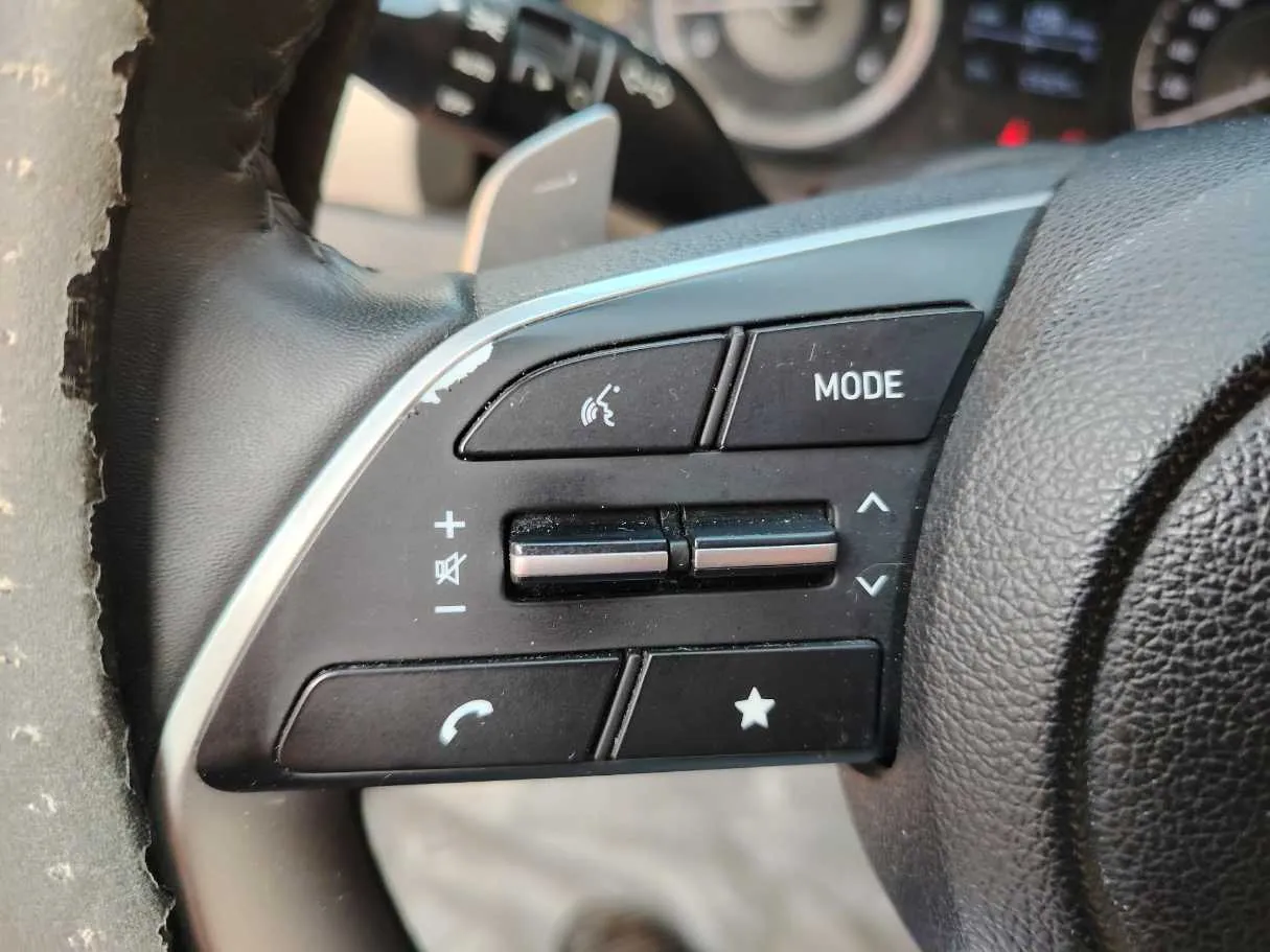 Car image 36
