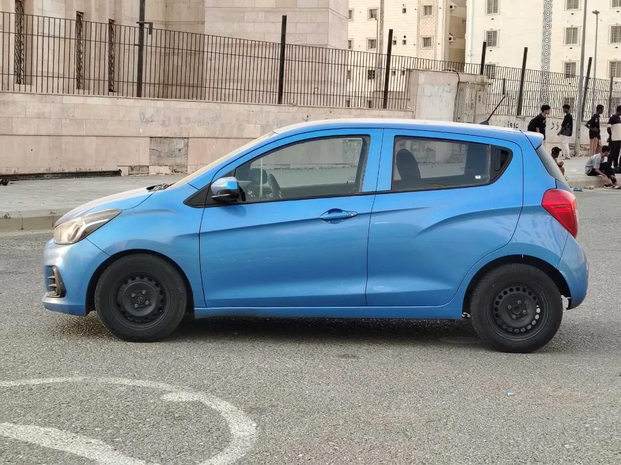 Car image 8