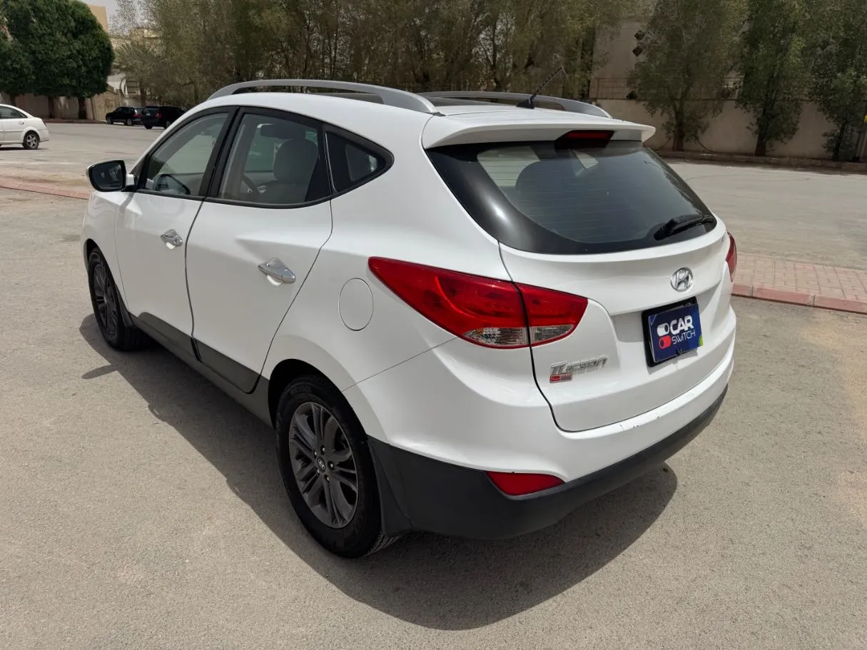 Car image 7