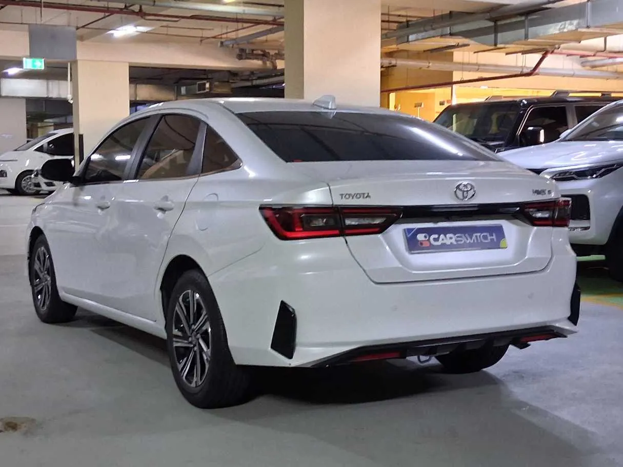 Car image 7