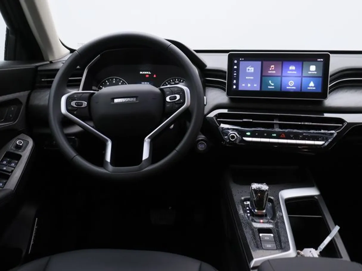 Car image 15