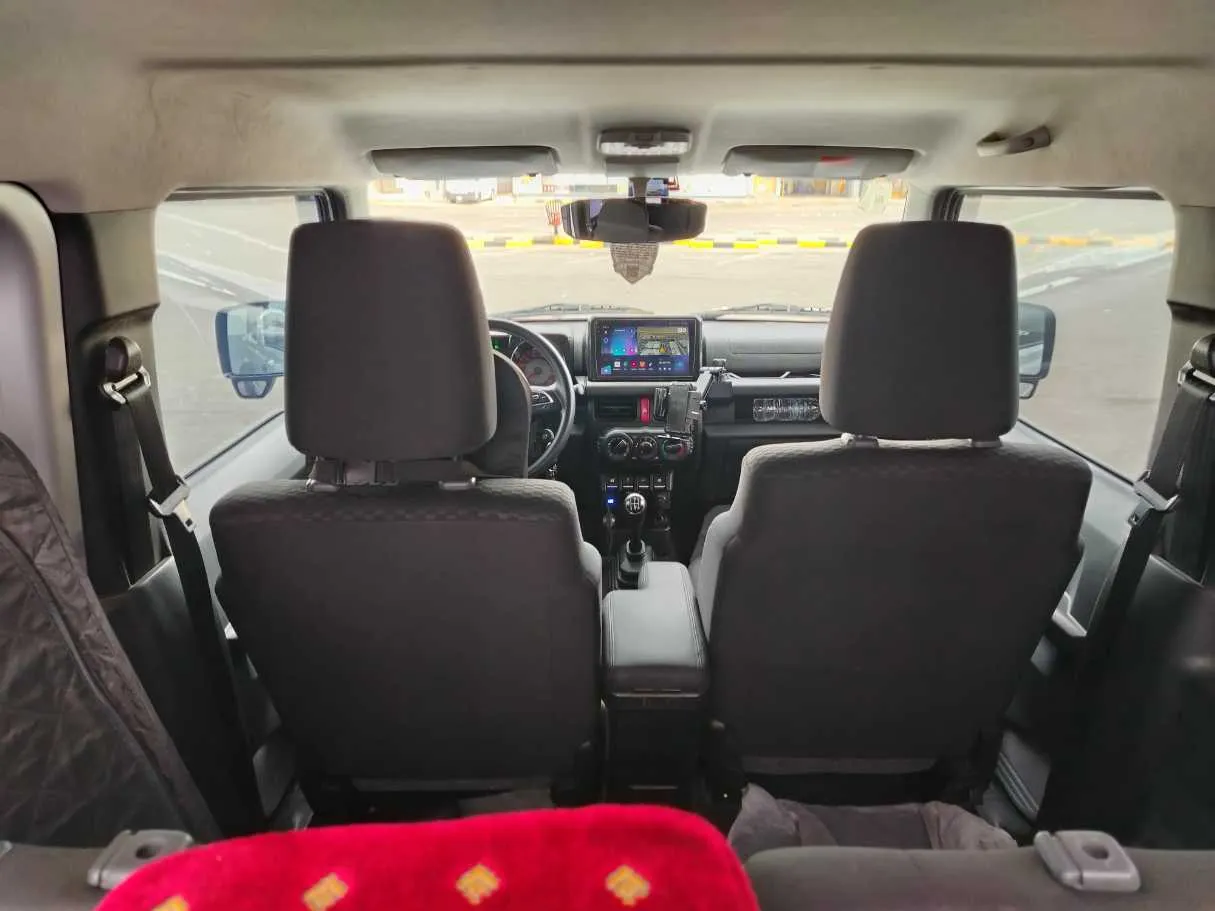 Car image 17