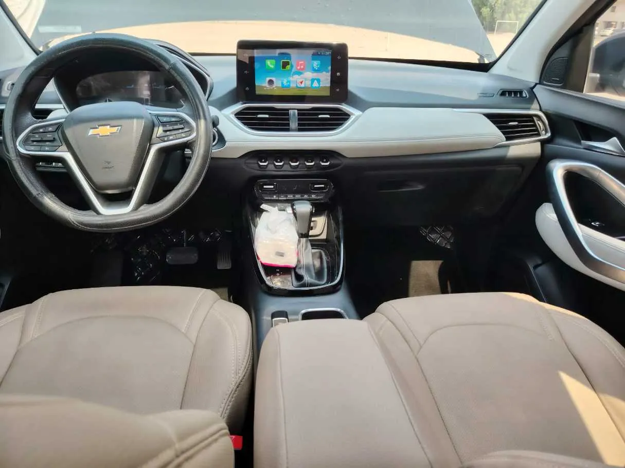 Car image 17