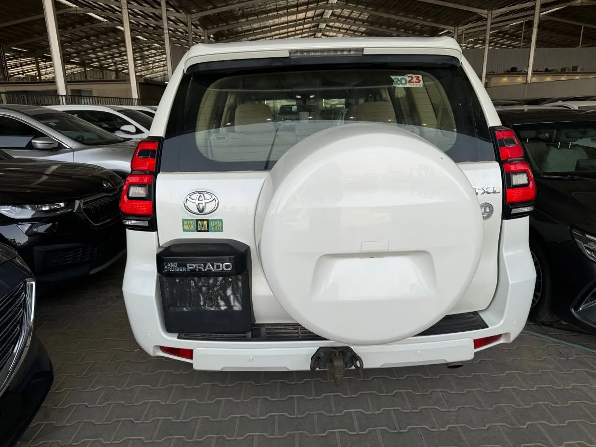 Car image 6