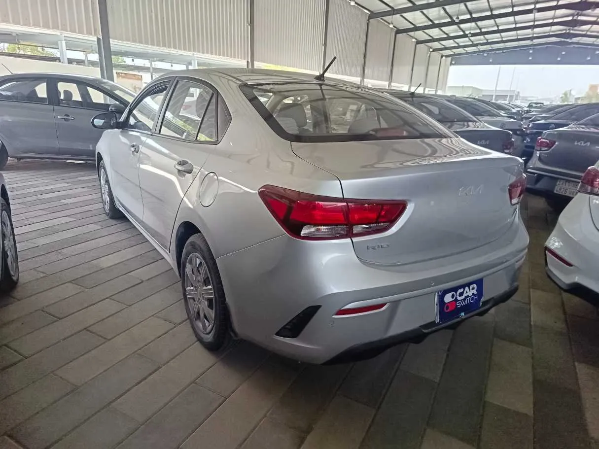 Car image 8