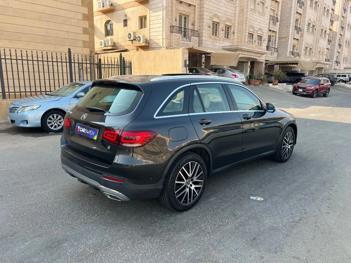 Car image 5