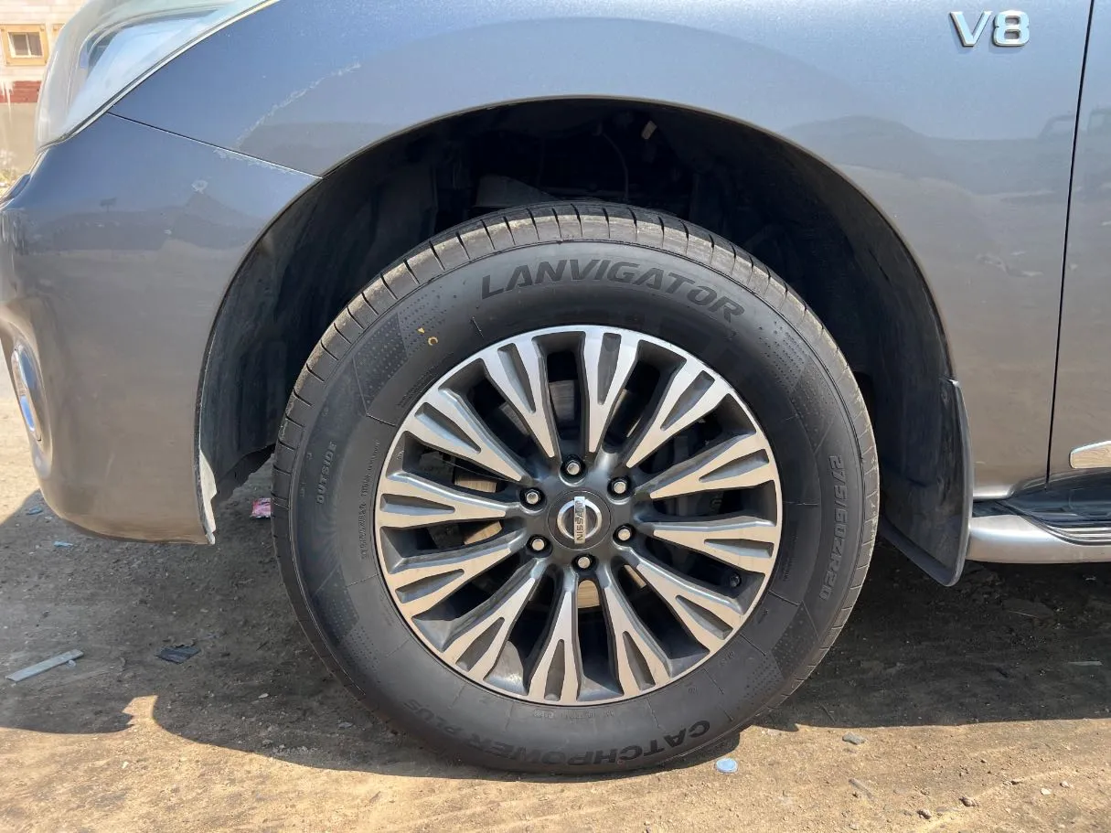 Car image 9