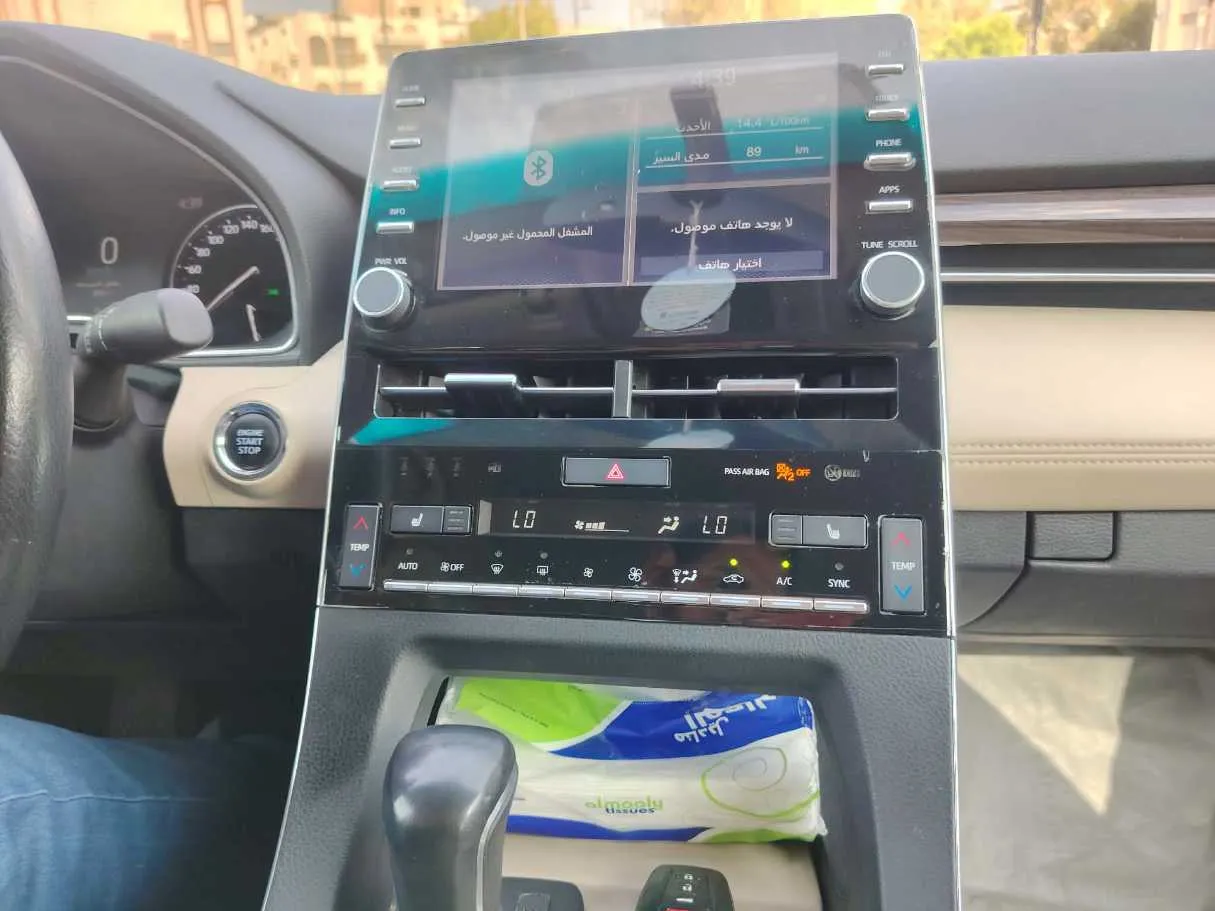 Car image 25
