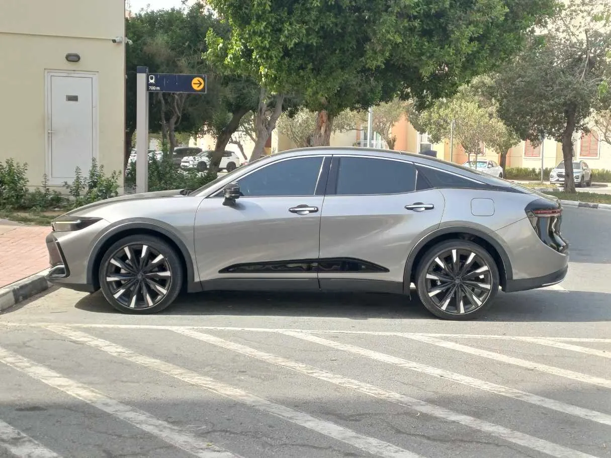 Car image 8