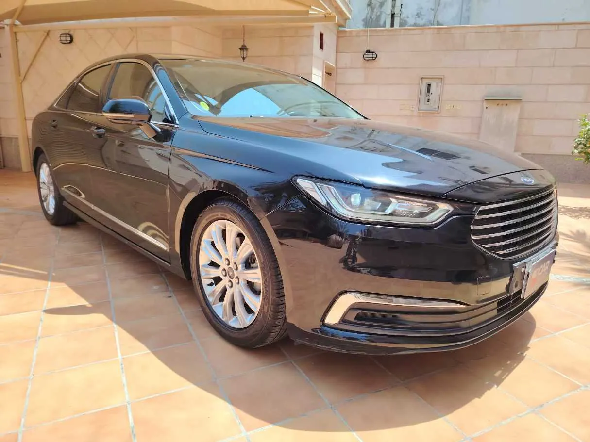 Car image 3