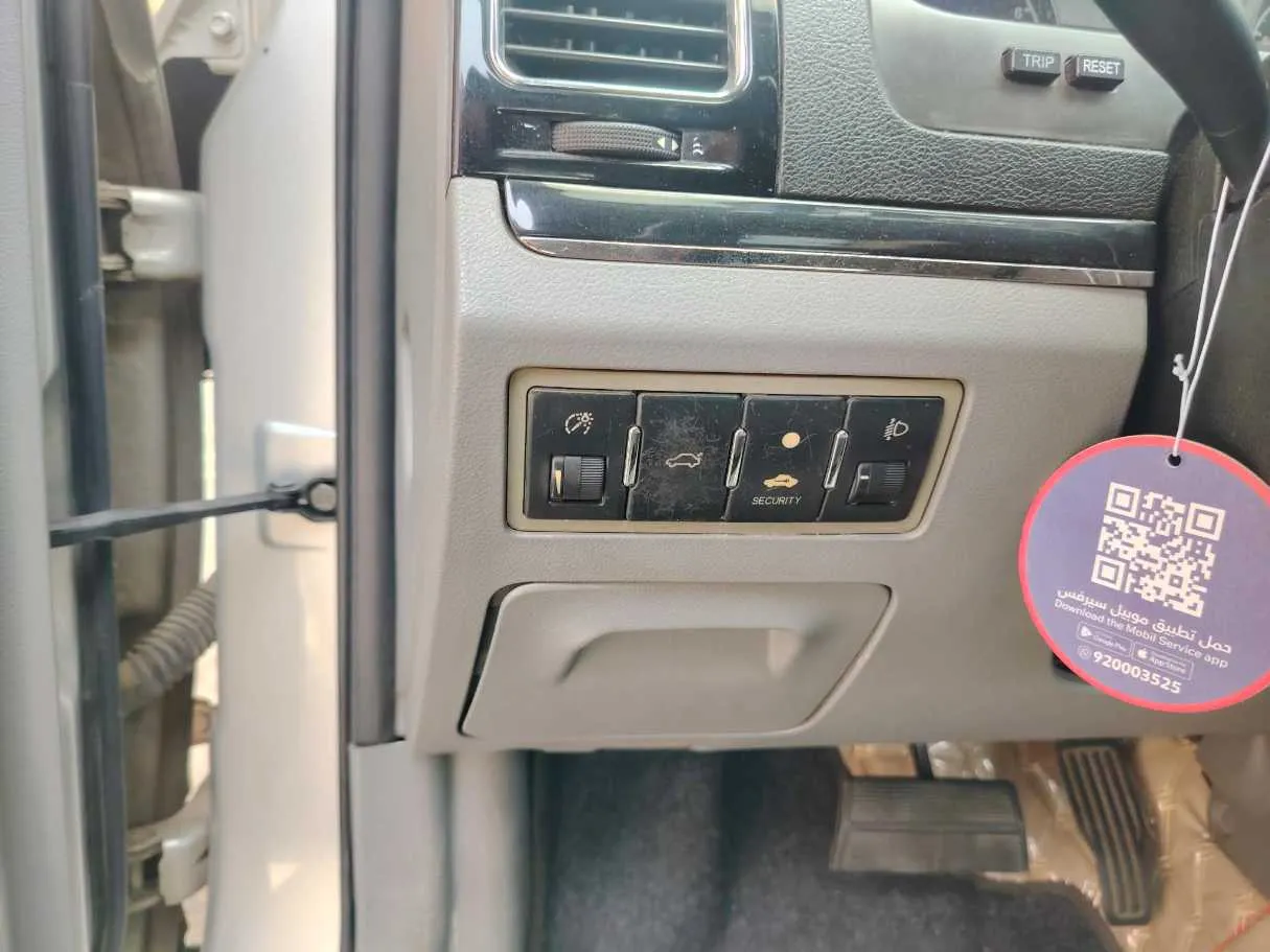 Car image 37