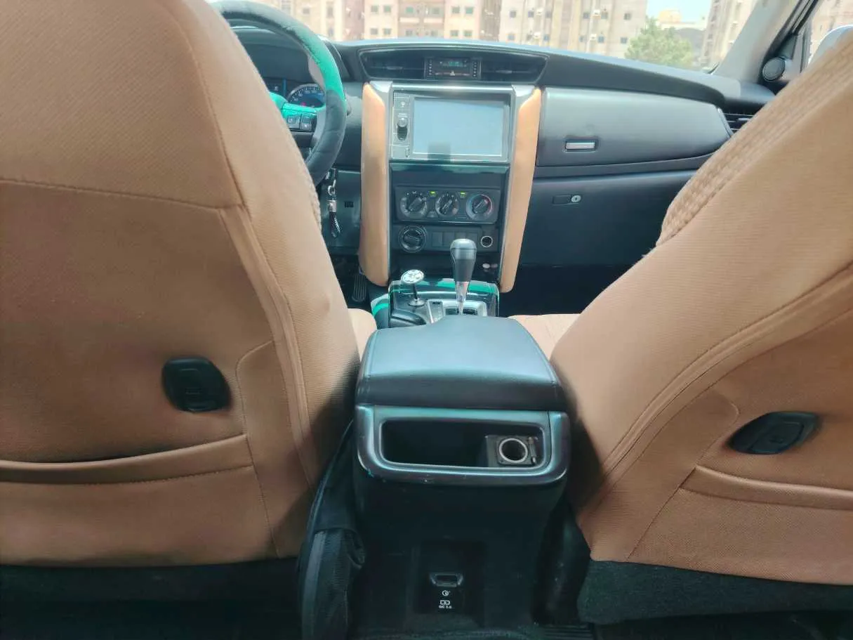 Car image 27