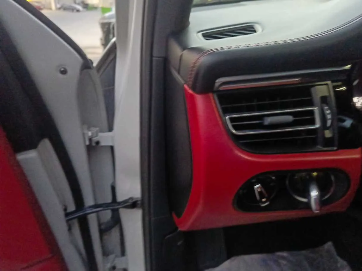 Car image 35