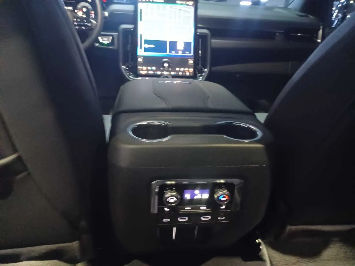 Car image 21
