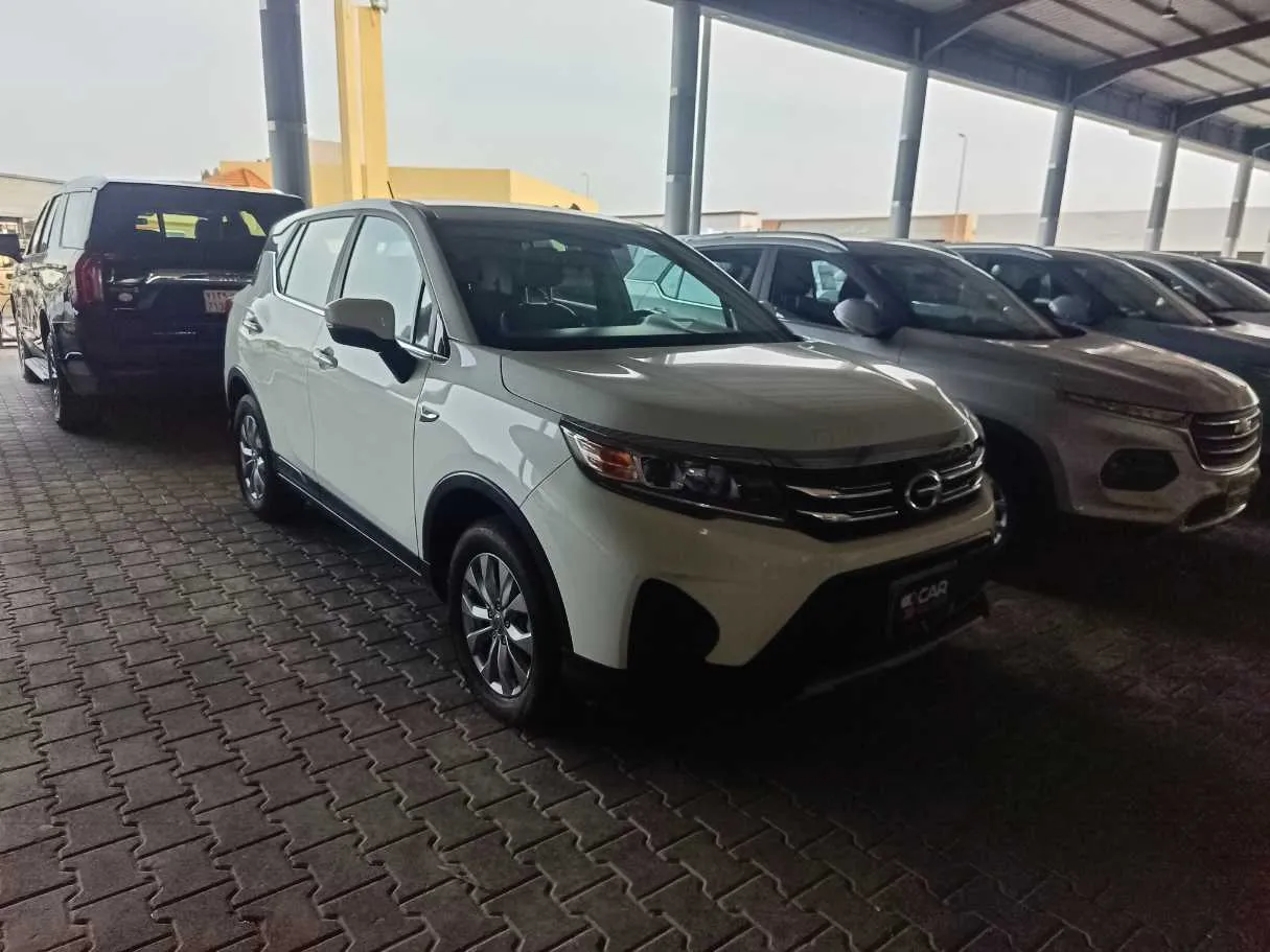 Car image 3